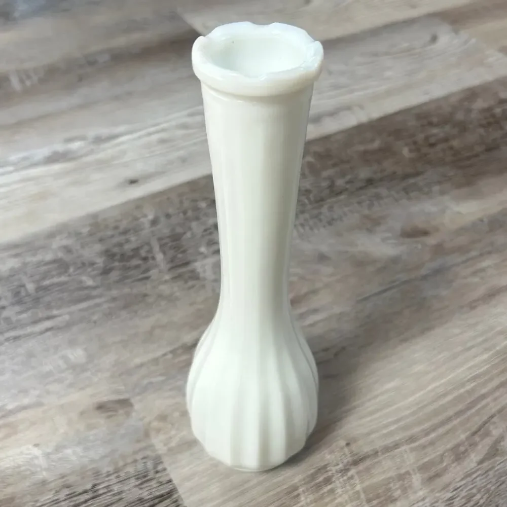 Vintage Milk Glass Bud Vase White Ribbed Panel Swirl 9.5